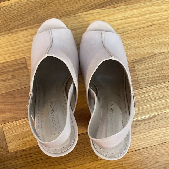 BCBGMaxAzria Women’s Tan Slip On Heels Size 8.5 - Picture 4 of 7